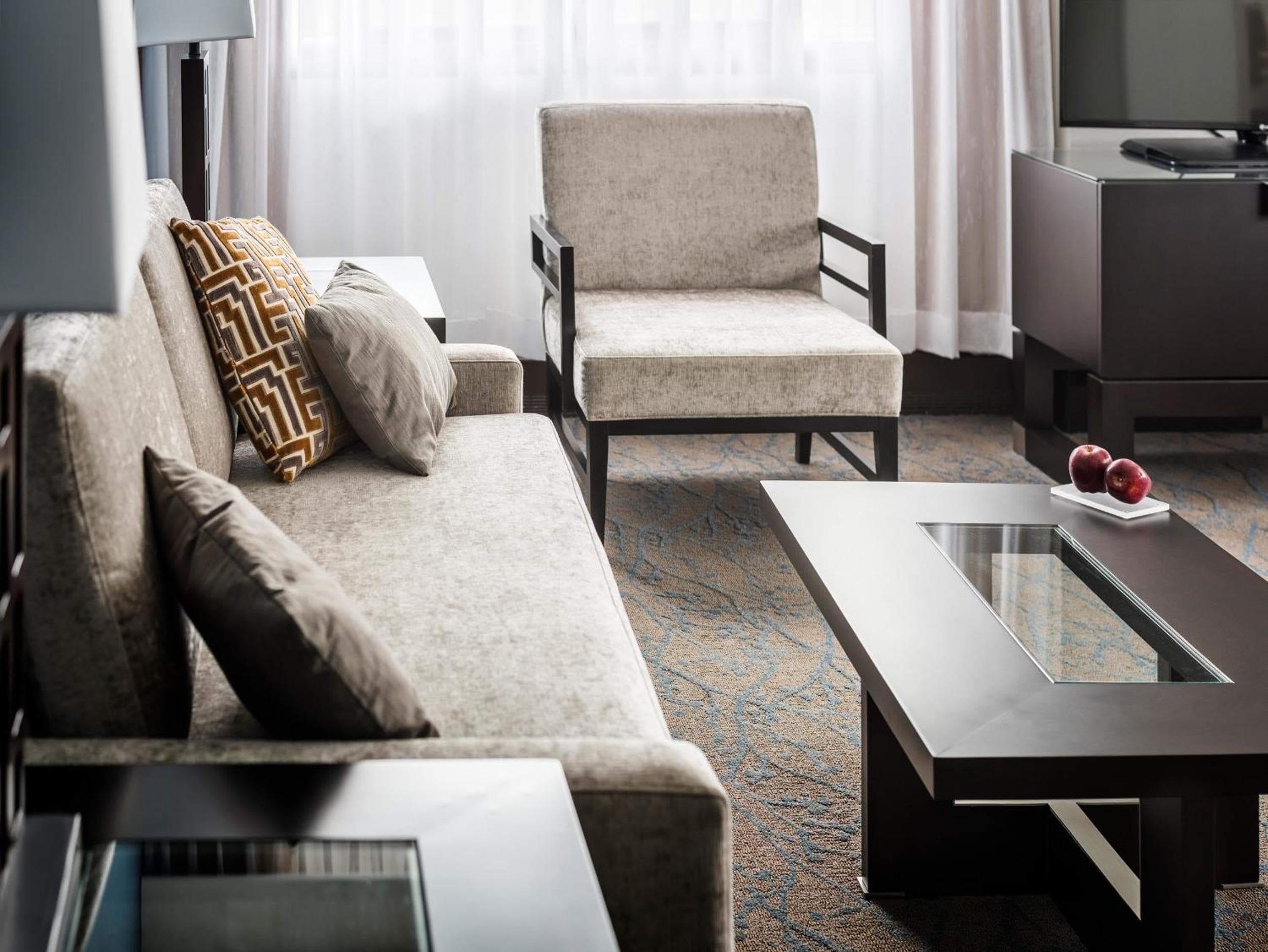 Executive King Suite with One King Bed