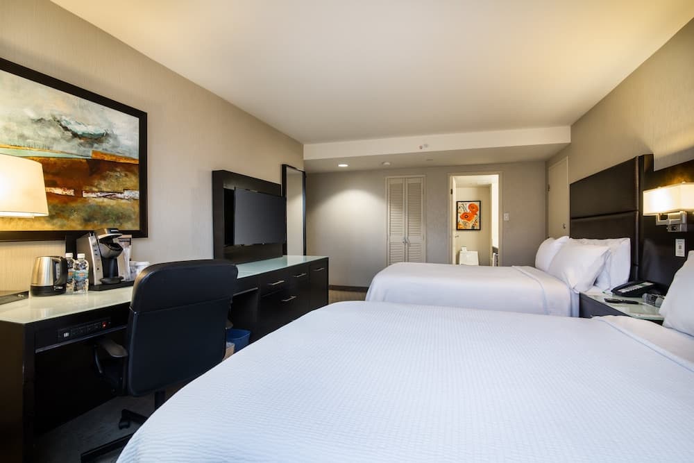 Standard Room, 2 Queen Beds, Balcony
