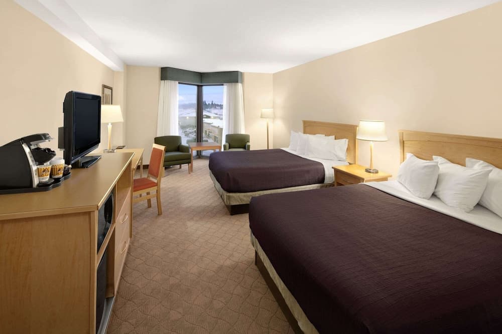 Room, 2 Queen Beds, Non Smoking