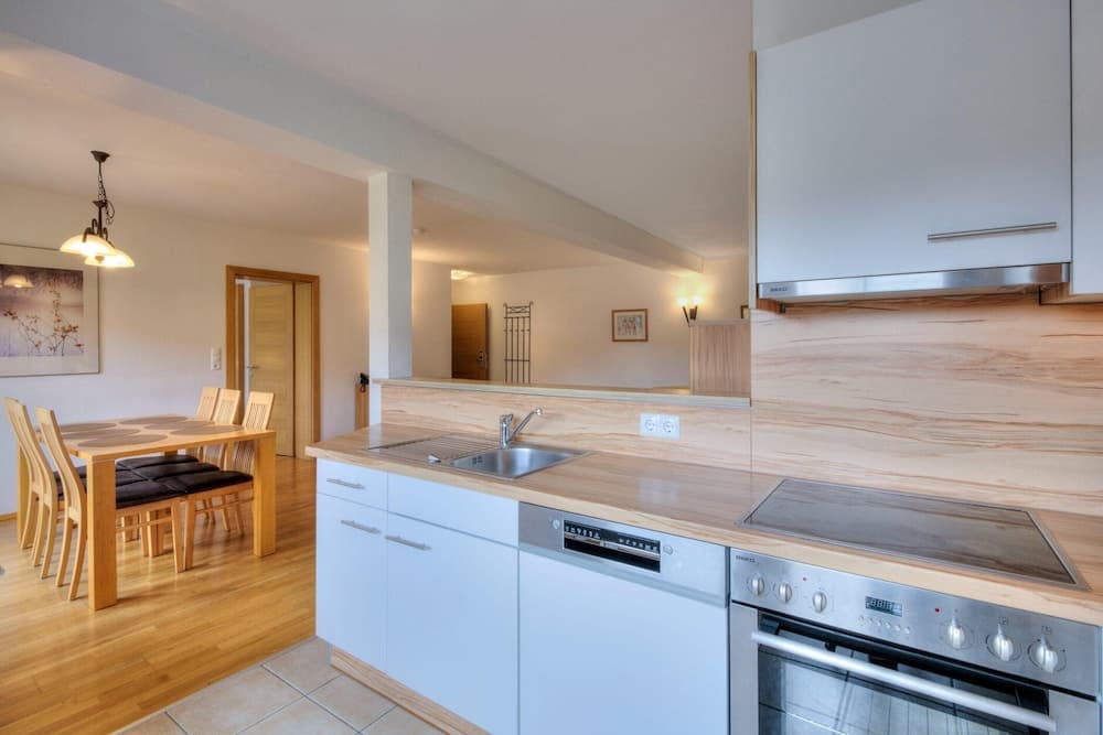 Standard Room, 1 Queen Bed (High Floor)
