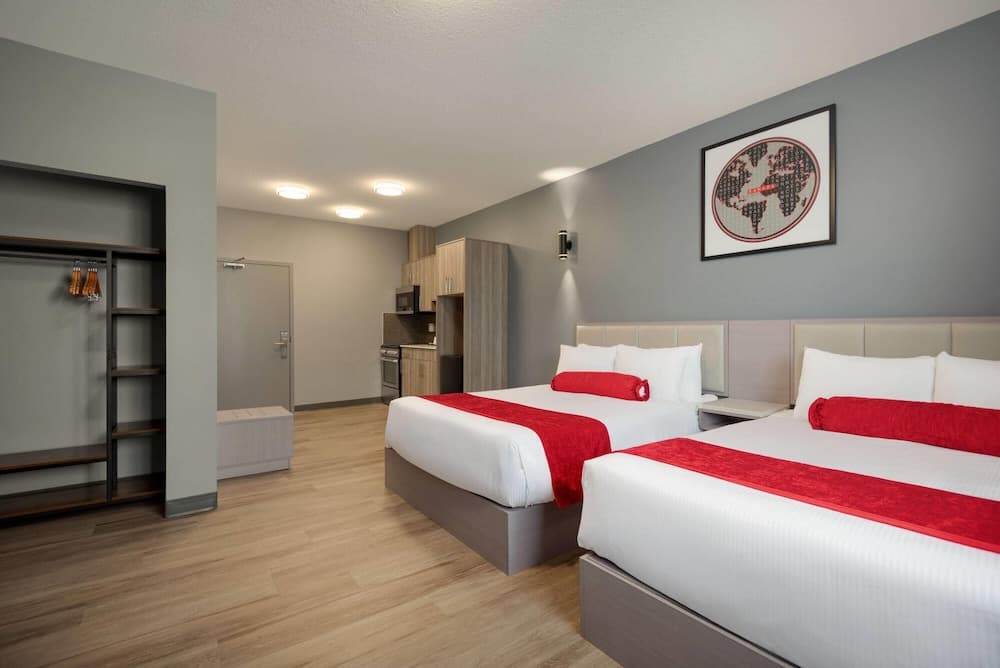 Room, 2 Queen Beds, Non Smoking, Kitchenette