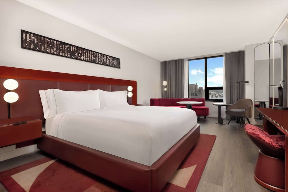 Room, 1 King Bed, Corner