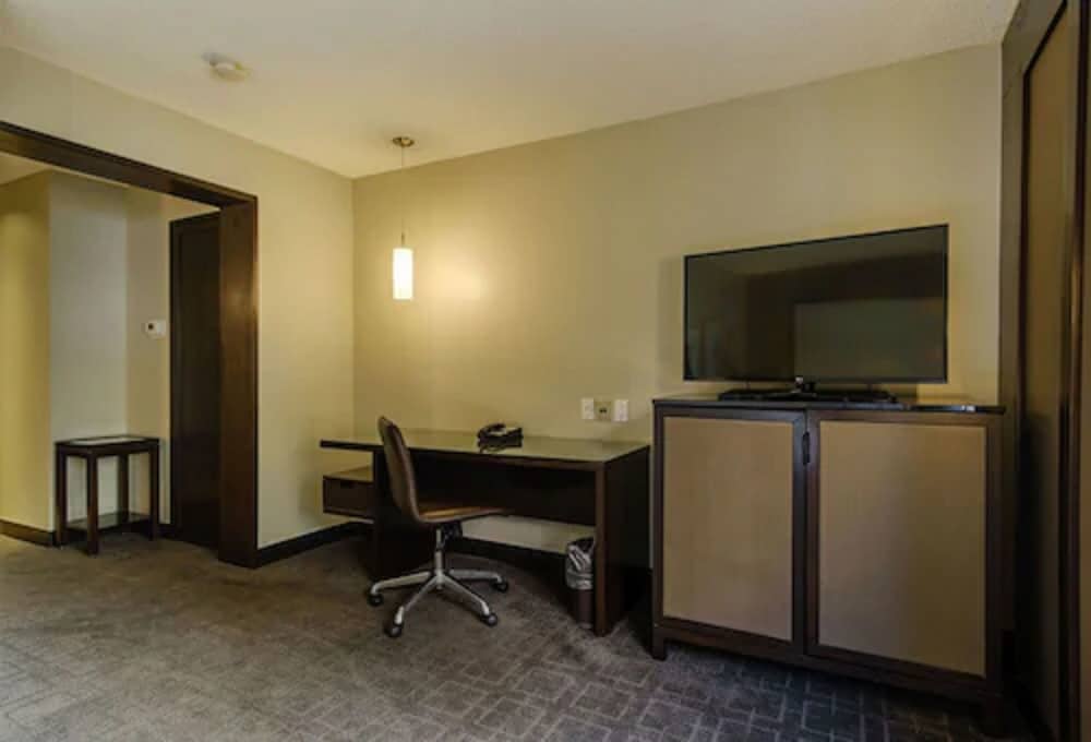 Romantic Luxury Suite