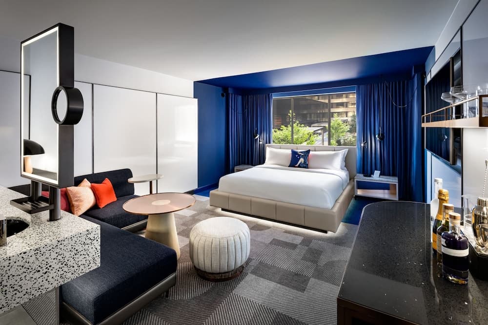 Room, 1 King Bed, Courtyard View