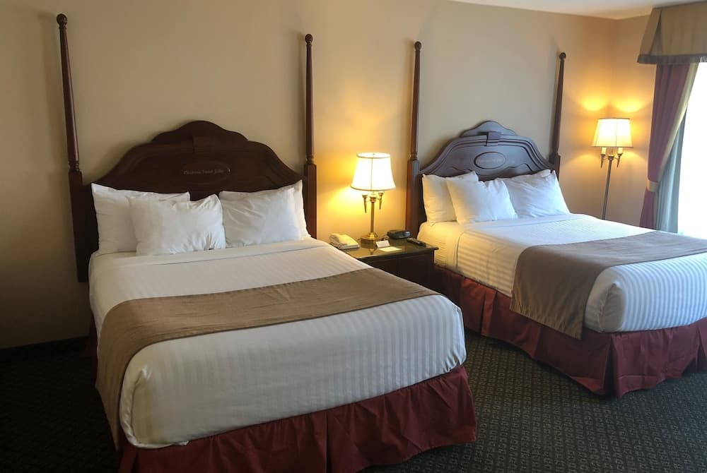 Room, 2 Queen Beds, Non Smoking, City View